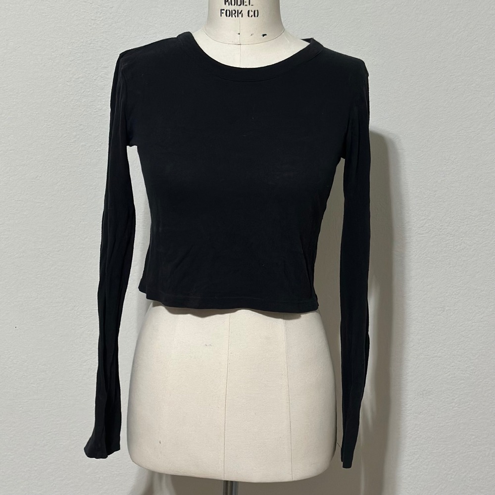 Forever 21 Black‎ Long Sleeve Cropped Crewneck T Shirt Top Womens Size Medium